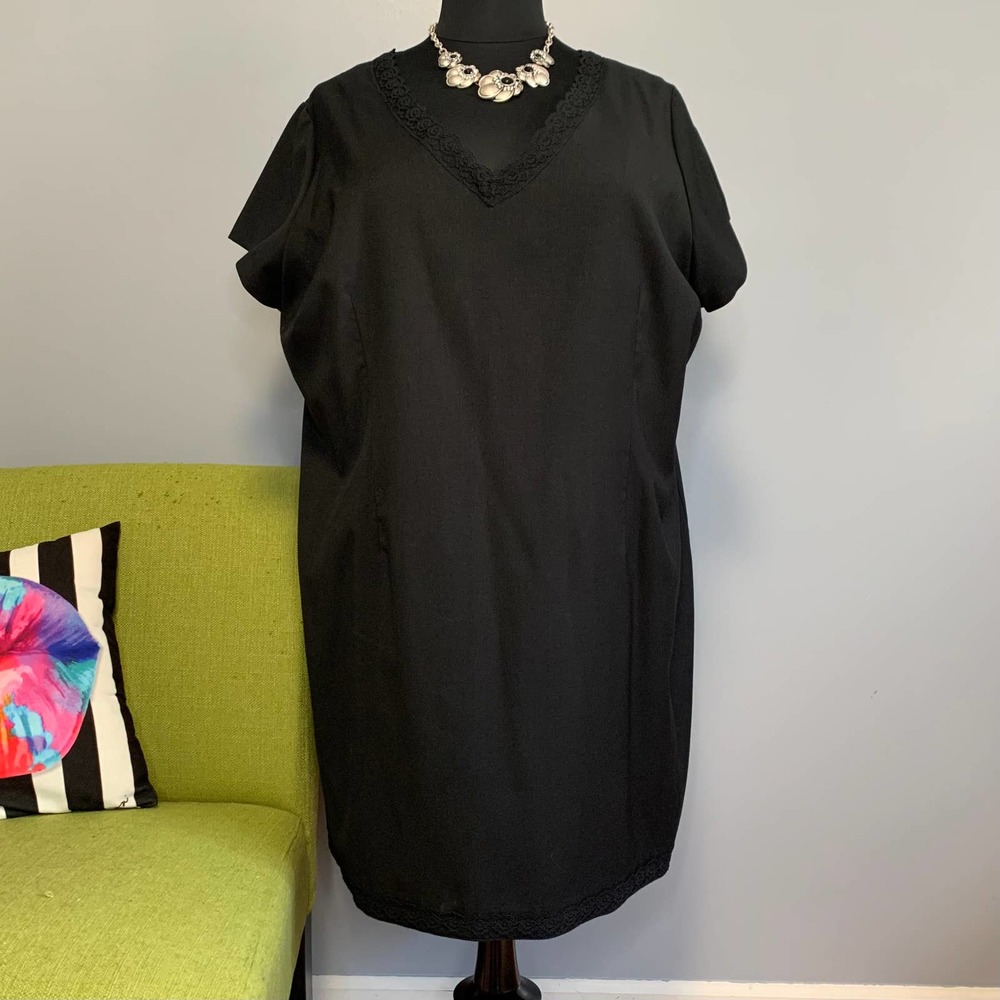 Venezia Black Knee Length Sheath Dress Size 24 NEW